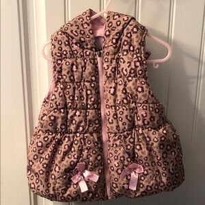Leopard Print Puffer Vest with Pink Accents. Kids size 4